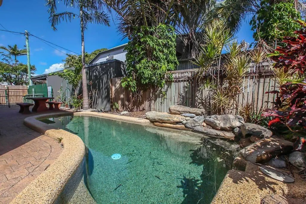 6 Bedroom + 2 Bath Apartment // Cairns Central